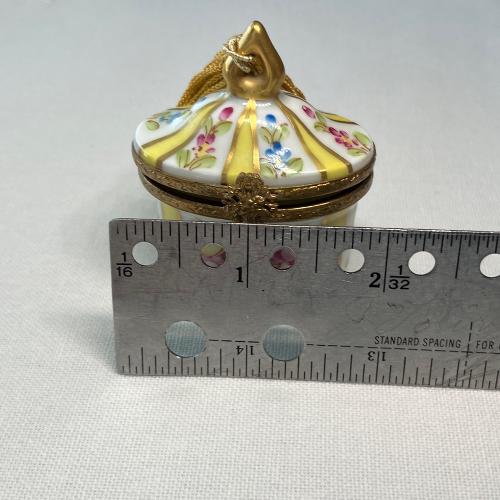 Limoges Porcelain Trinket Box with Tassel - Picture 7 of 7